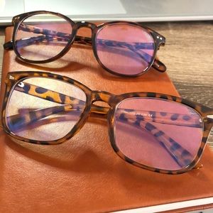 Set of tortoise shell style blue-light glasses